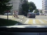 Russie : Une bagarre acharnée entre une passante et une automobiliste !