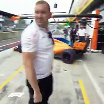 Vettel escapou por um triz a choque com Vandoorne na 'pit-lane'