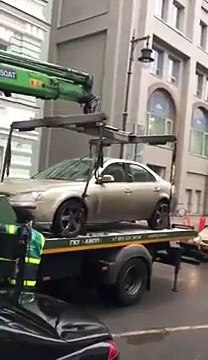 Les dépanneurs Russes sont nuls... Chaud!