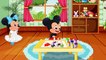 Mickey Mouse est devenu un Spiderman dans la boutique de vêtements! Apprendre les couleurs avec Mickey Mouse Cartoon