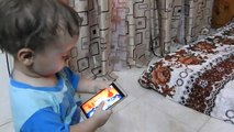 مضاربة أطفال بسبب الجوال(مقطع مضحك) شقاوة الاطفال في عدن