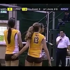 شاهد كيف يعبر فريق كرة الطائرة عن فرحه