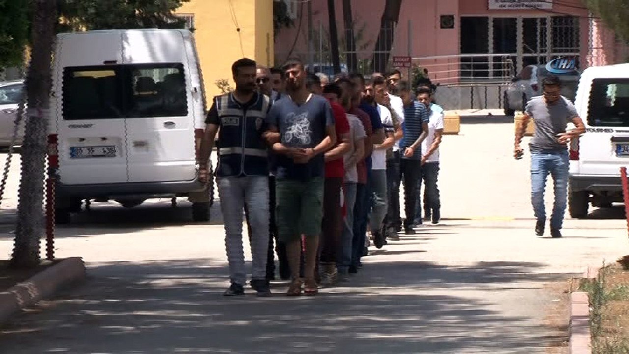 Kahvehane tarayanlara nefes kesen operasyon... 13 kişi yakalandı