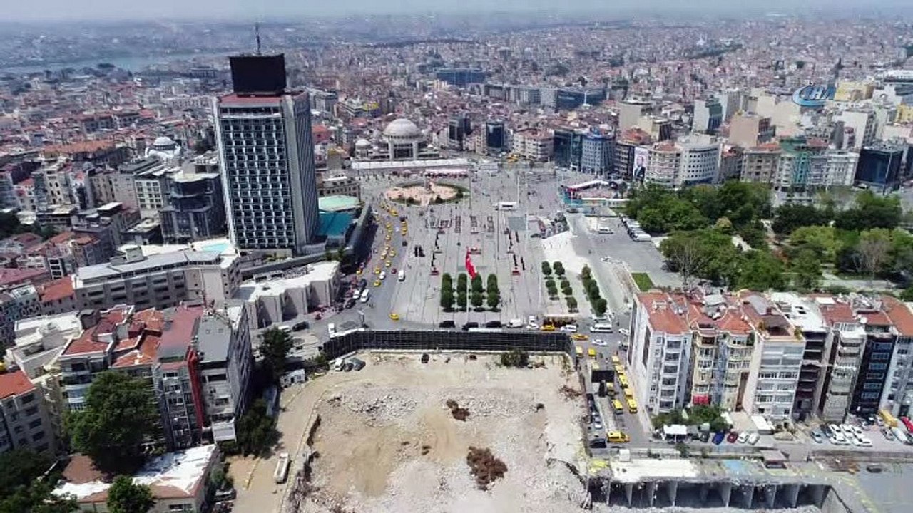 Taksim'de yıkımı tamamlanan AKM havadan görüntülendi