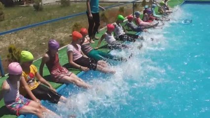 Malazgirt Belediyesinden Çocuklar İçin Yüzme Havuzu