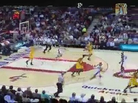 LeBron James Block On Jamaal Tinsley layup attempt.
