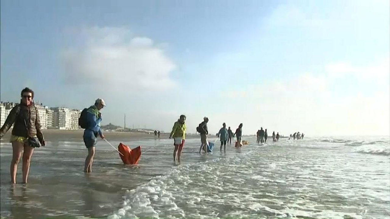 Ostende: Weltkriegsgedenken am Strand