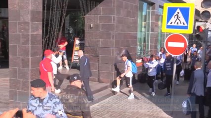 Di Balik Layar – Fans Argentina Menunggu Kedatangan Messi Menjelang Laga Melawan Perancis