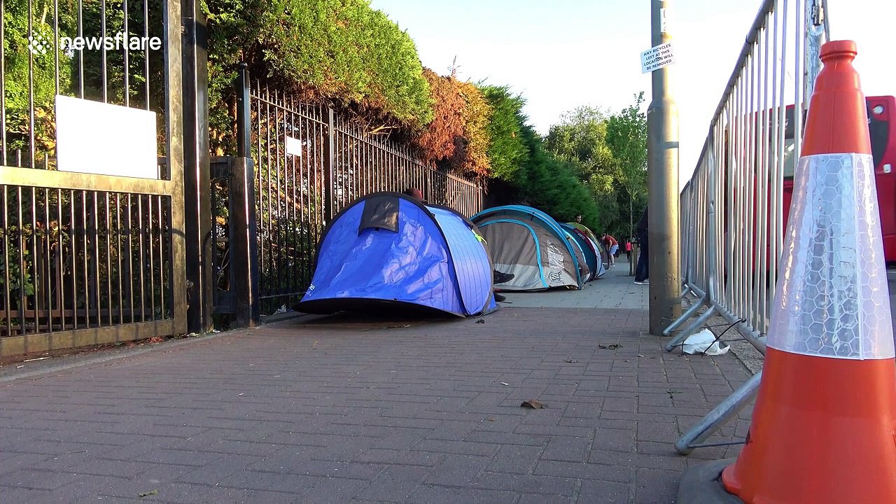 Federer fans begin queueing up for Wimbledon — three days early