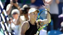 WTA Eastbourne: Wozniaki bt Kerber (2-6 7-6 6-4)