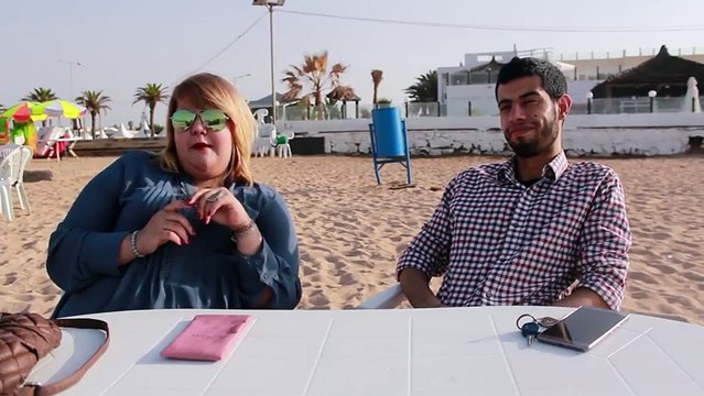 شاب قام بتصوير خطيبته معه في السيارة بسبب لن تتوقعه شاهد ردة فعلها