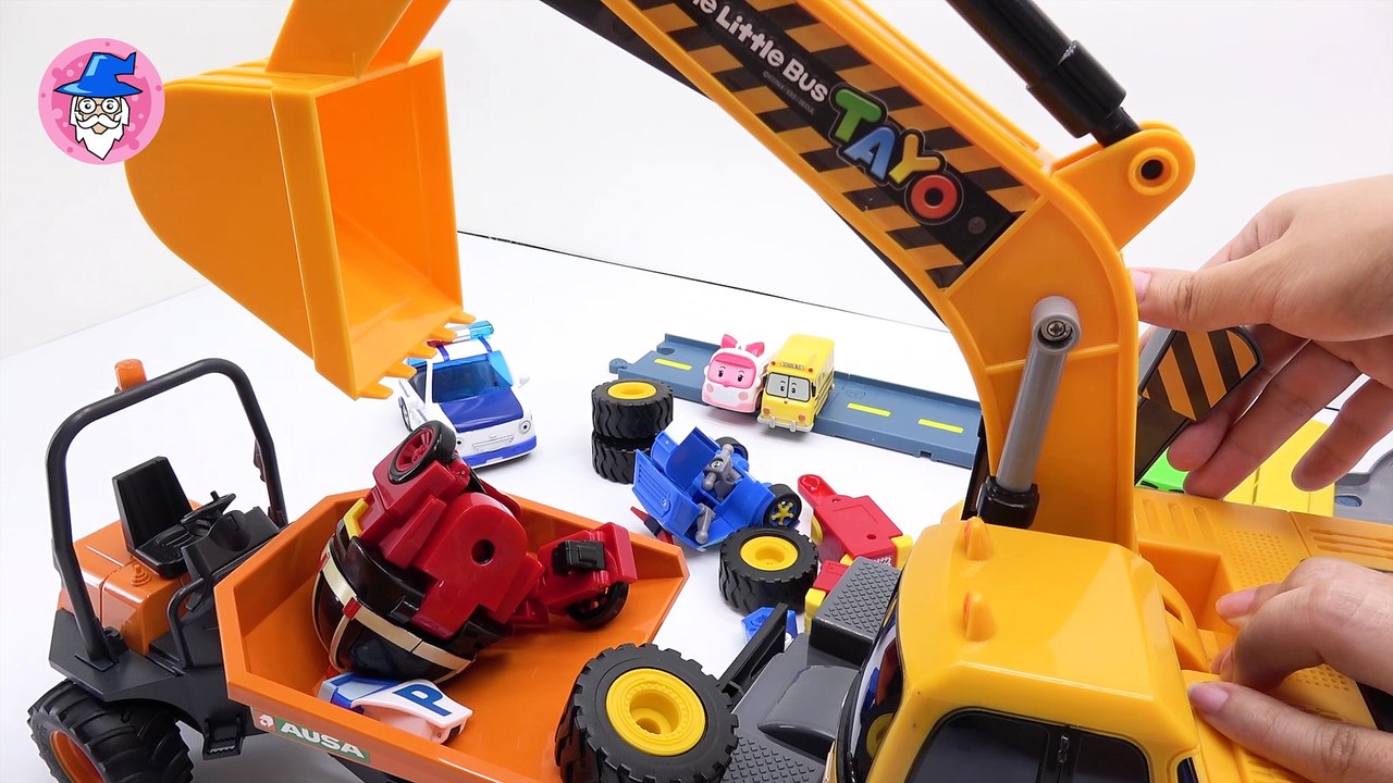 Poli and Roy crashed! They need repair~