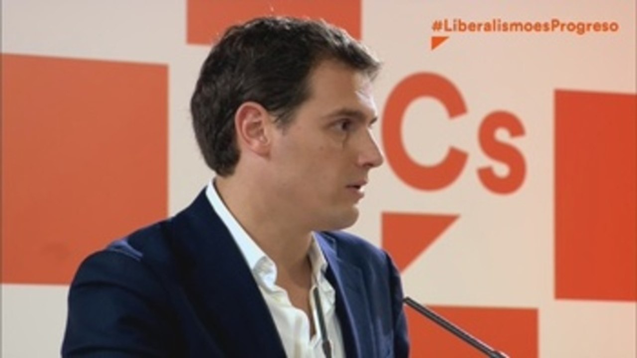 Rivera dice que Sánchez va a hacer más "dedazos" y en menos tiempo que Rajoy