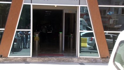 Çalıntı otomobilleri satan 2 kişi Kocaeli'de yakalandı