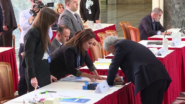 Milletvekilleri kayıt yaptırıyor - Metin Nurullah Sazak - TBMM