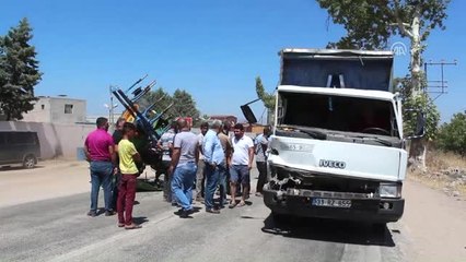 Kamyonun Arkadan Çarptığı Traktör Sürücüsü Yaralandı