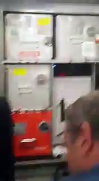 La video effrayantes d'une bagarre dans un vol EasyJet au départ de Roissy: Steward en sang, intervention de la police...
