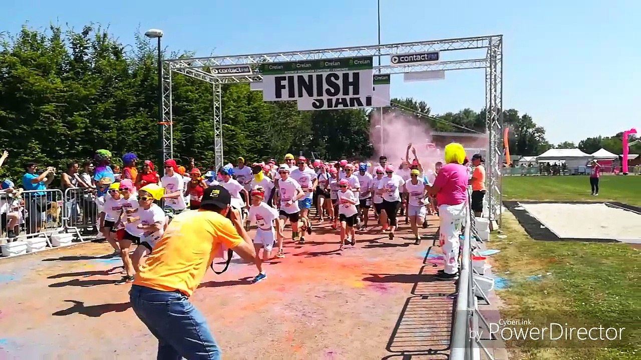950 coureurs ont bravé les explosions de couleur de la Comin'Run