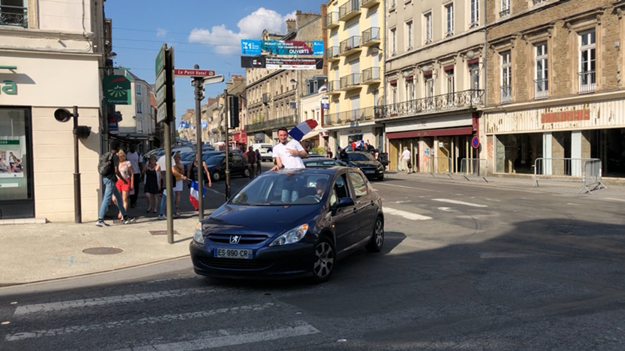La joie des Alençonnais après la victoire des Bleus