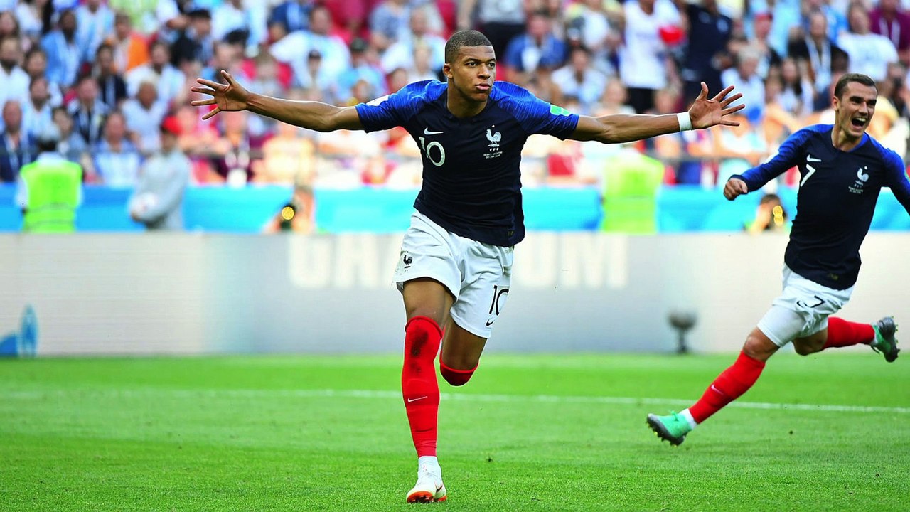 Mbappé, un phénomène de précocité digne du Roi Pelé - Foot - CM 2018 - Bleus