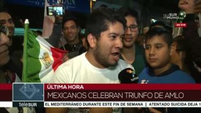 Miles de mexicanos celebran el triunfo electoral de López Obrador