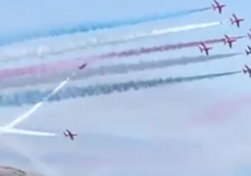 Red Arrows Put on Dazzling Display at National Armed Forces Day