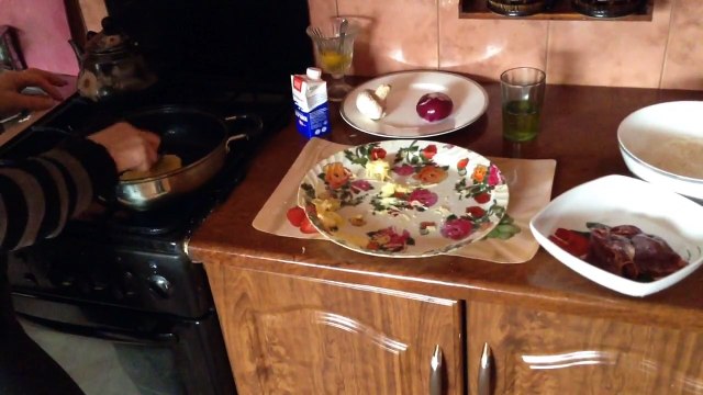 Бефстроганов на деруне очень вкусный и простой домашний рецепт