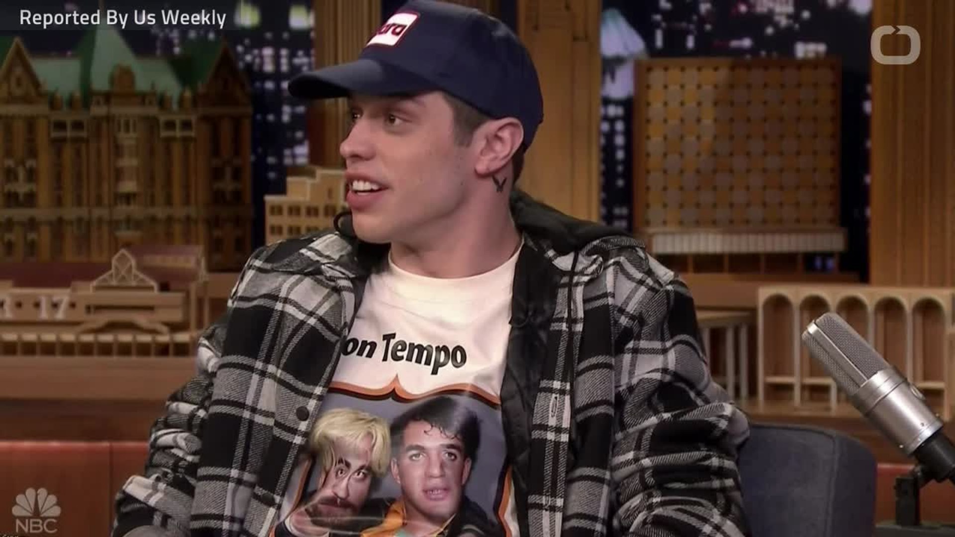 ⁣Ariana Grande, Pete Davidson Get Silly In NYC Shopping Spree