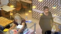 Müşteri kılığındaki telefon hırsızı güvenlik kamerasına yakalandı