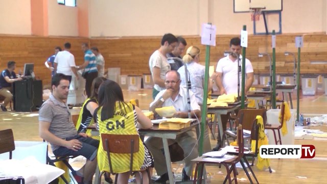 Report Tv - Zgjedhjet lokale, tension brenda opozitës, LSI i merr komisionerët PR