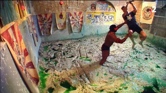 Découvrez la séquence hilarante de Fort Boyard hier soir où Benoit Dubois est confronté à l'épreuve de la boue - VIDÉO