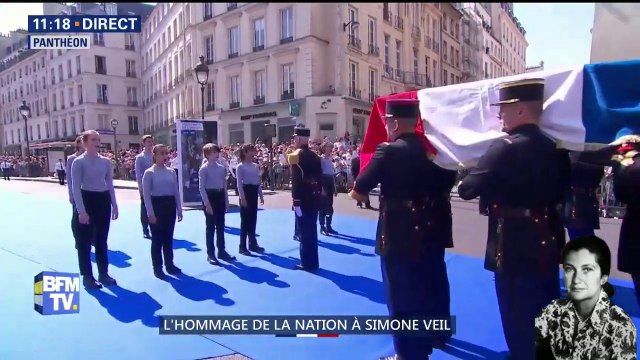 Panthéon: l'Ode à la joie, hymne européen, retentit devant les cercueils de Simone et Antoine Veil rue Soufflot