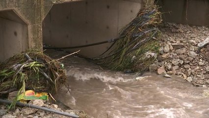 폭우 피해 속출...잠기고 무너지고 멈추고 / YTN
