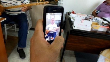 Balıkesirli muhtardan sazlı sözlü hizmet