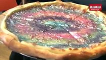 مطعم في كاليفورنيا يقدم بيتزا بألوان الطيف اللامعة
