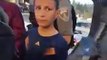 #شاهد..اعتقال قوات الاحتلال للطفل عمر الحسيني من أمام منزله في حي الشيخ جراح في القدس مساء اليوم
