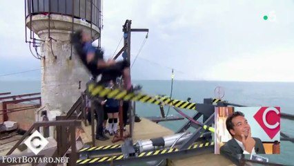 Fort Boyard 2018 : extrait de Patrick Cohen dans la Catapulte infernale (7 juillet 2018)