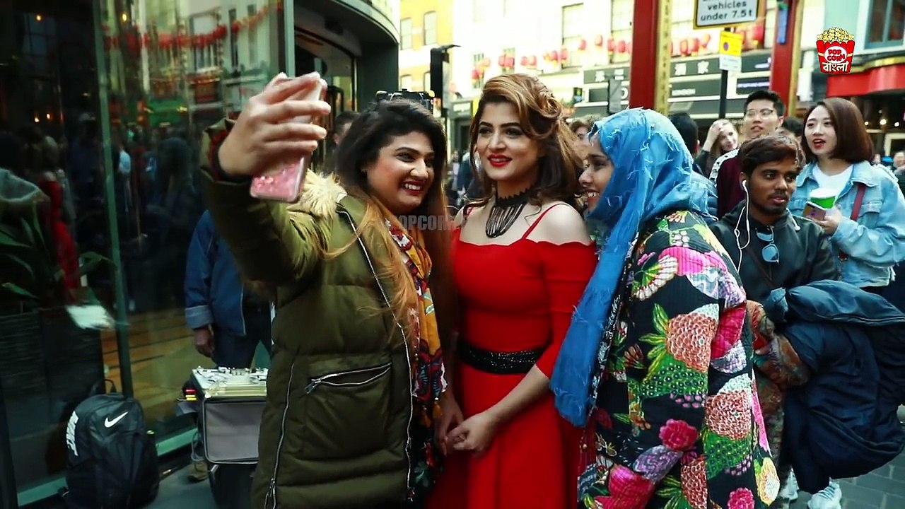 শ্রাবন্তিকে ধাক্কা মারল সাকিব ?||Bhaijaan Elo Re||Shakib Khan ||Srabanti