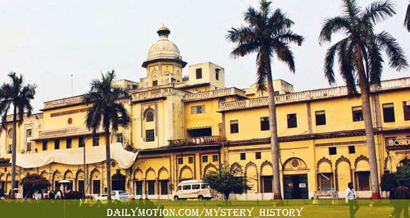 Chattar Manzil ( English )
