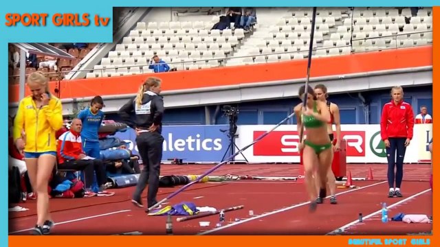 Beautiful Tori Pena Women's pole vault