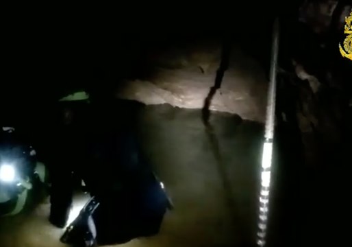 Thai Navy Divers Search Flooded Cave for Signs of Missing Soccer Team