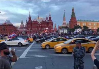 Moscow Road Turns Into Party Zone After Famous Russia Victory