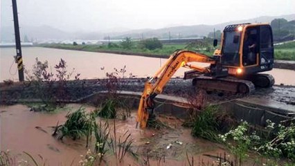 충남 200mm 넘는 장맛비...주택 파손·농경지 침수 / YTN