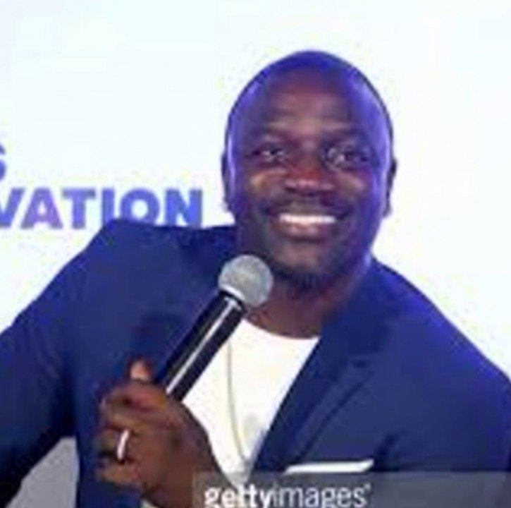 SMACK  THAT (AKON  SONG) HD