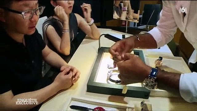Dans Enquête exclusive , un client chinois craque pour une montre... à 4 millions d'euros ! Regardez
