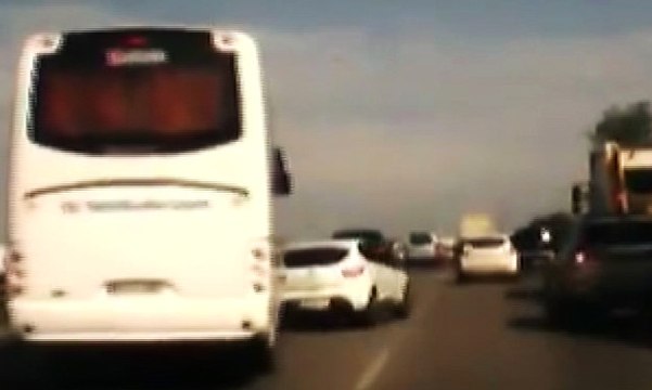 Dikkatsiz Sürücü Az Kalsın Faciaya Yol Açıyordu