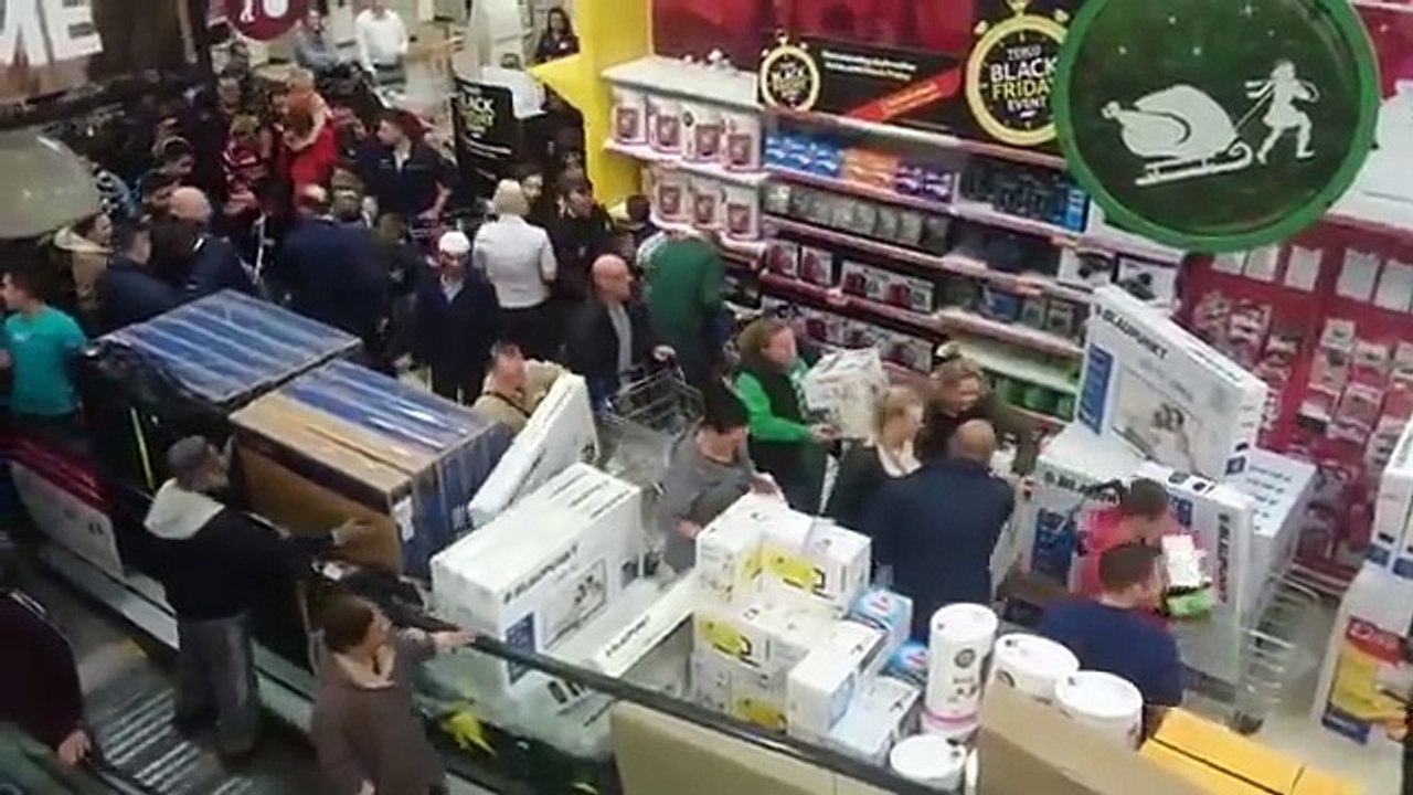 OMG!! Black Friday 2018 People Walmart Black Friday فيديو Dailymotion