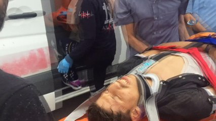 Otobanda yan yatan kamyonda can pazarı