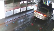 Faire marche arrière dans un car-wash n'est pas une idée de génie