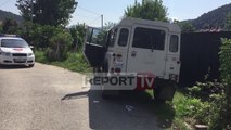 Report TV - Elbasan, shkojnë për ta arrestuar në flagrancë, grabitesi godet me thike dy policët